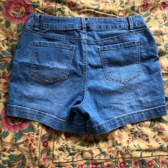 d. jeans - jean shorts - Picture 5 of 5